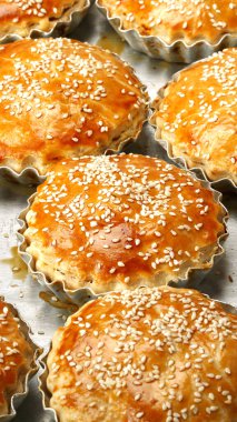 Brezilya aperatiflerine vurgu yap. Tavuklu turta.