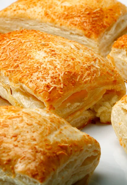 Doldurulmuş börek, kahvaltı yemeği.