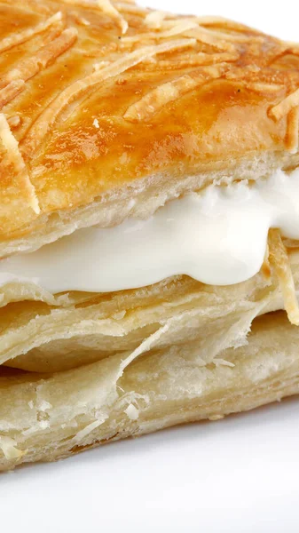 Doldurulmuş börek, kahvaltı yemeği.