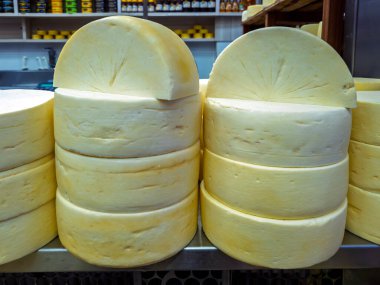 Canastra Cheese, Serra da Canastra bölgesinde Minas Gerais 'de üretilen bir Brezilya peyniri türüdür..
