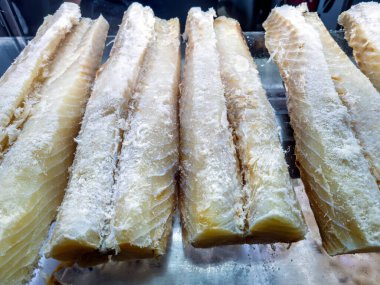 Çiğ morina filetosu.