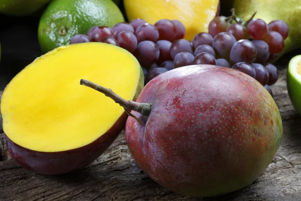 Mango seen up close — Stock Photo, Image