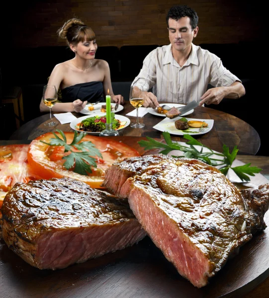 Bistecca barbecue a cena — Foto Stock