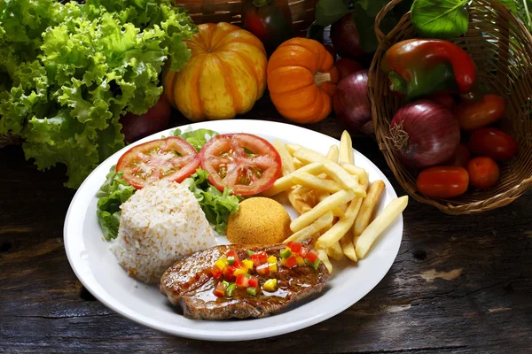 Picanha patates pirinç ile yemek