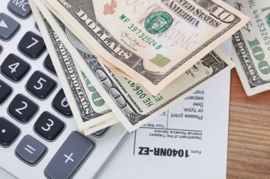 Para ve vergi hesap makinesi arka plan formu