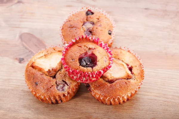 Bir tabloda muffins — Stok fotoğraf