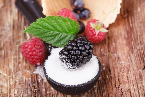 Bir kaşık şeker ile Ahududu