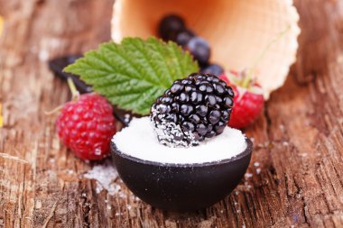 Waffle taze berry meyve ile