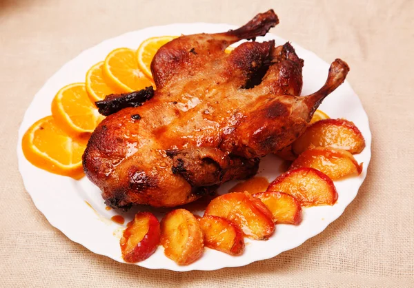 Roast duck with oranges — Stock Photo, Image