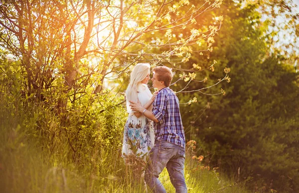 Adolescentes pareja —  Fotos de Stock