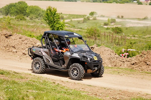 Kamenets-Podolskiy 16 mai 2015 : Compétition "Counrty cross" cross ukrainien pour quad — Photo