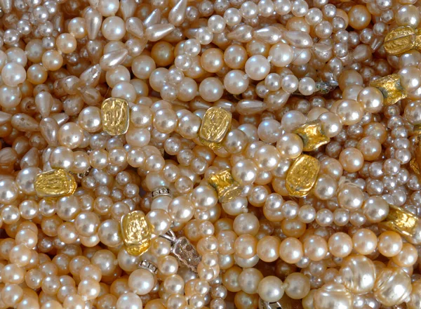 Precious Pearls Top View Closeup Shiny Background — Fotografia de Stock