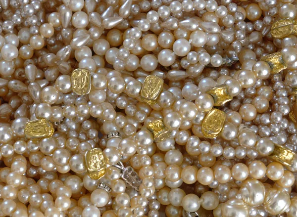 Precious Pearls Top View Closeup Shiny Background — Zdjęcie stockowe