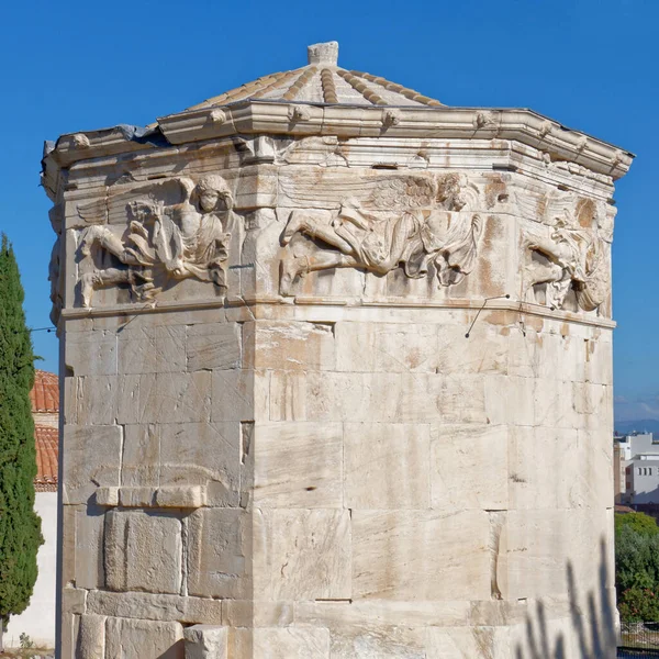 アテネギリシャ 自然のままの青空の下でローマのフォーラムでの風力発電所 — ストック写真