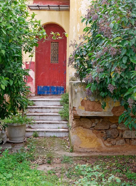Entrada Casa Vintage Envejecido Rojo Arco Puerta Jardín — Foto de Stock