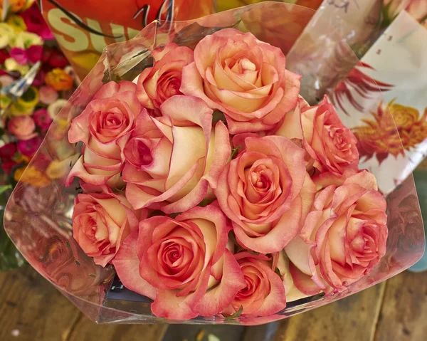 Букет квітів троянд крупним планом — стокове фото