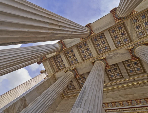 एथेंस ग्रीस के राष्ट्रीय विश्वविद्यालय, प्रवेश द्वार की छत — स्टॉक फ़ोटो, इमेज