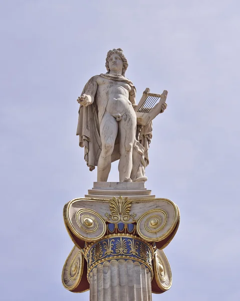 Standbeeld van Apollo, de god van poëzie en muziek — Stockfoto