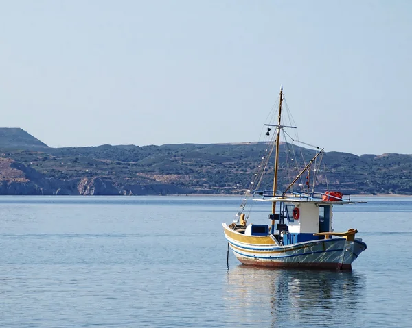 Grèce, bateau de pêche traditionnel "kaiki " — Photo