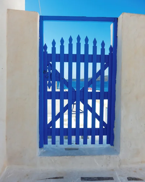 Griechenland, malerische blaue Tür — Stockfoto