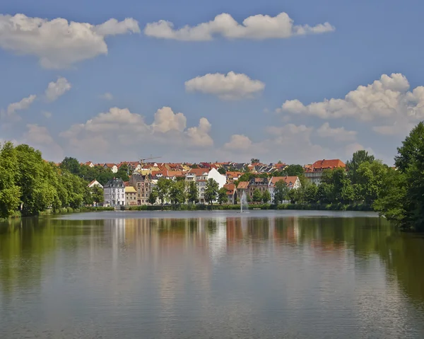 Altenburg ortaçağ şehir, göletten, Almanya — Stok fotoğraf