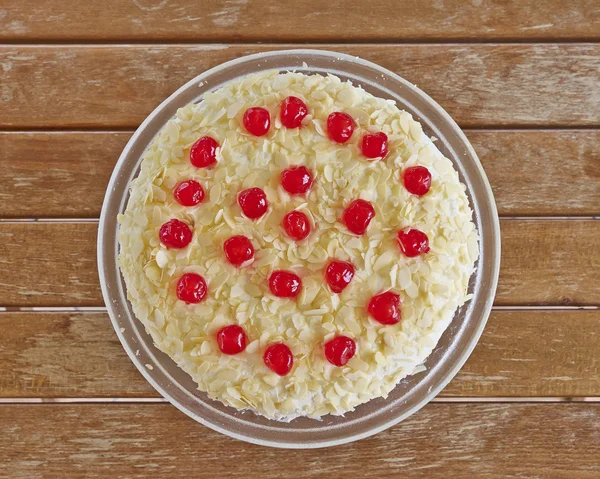 Fresh white homemade cake — Stock Photo, Image