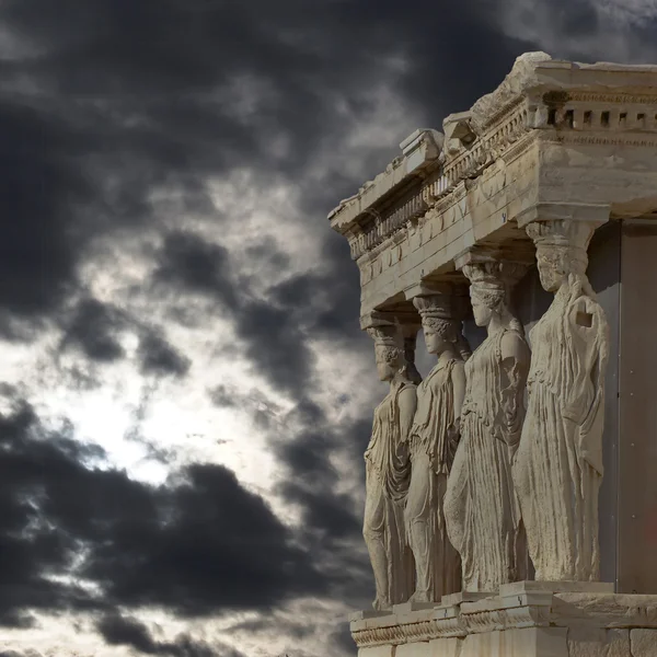 Cariátides, en la Acrópolis de Atenas, Grecia — Foto de Stock