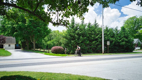 Gordonville Pennsylvania Giugno 2020 Amish Boy Traveling Scooter — Foto Stock