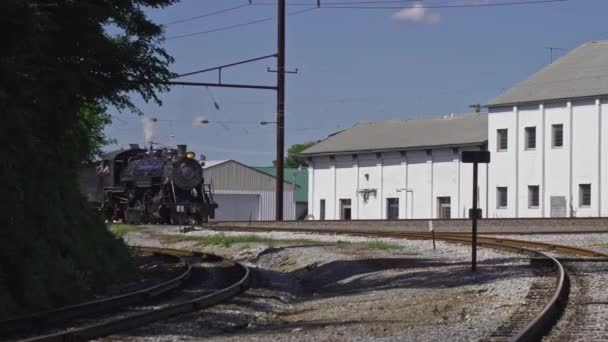 Antieke Stoomlocomotief Reizen Rond Een Buiging Een Spoor Haken Met — Stockvideo