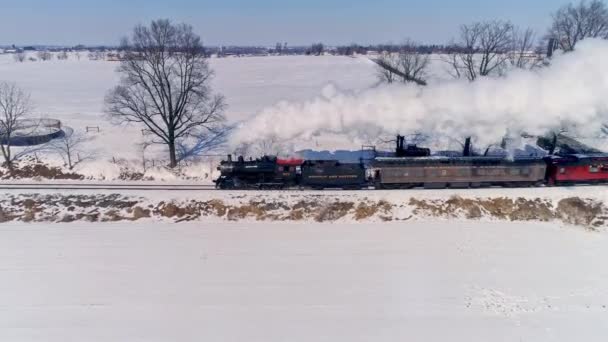 Ronks Pennsylvania February 2021 Aerial View Antique Steam Locomotive Προσεγγίζοντας — Αρχείο Βίντεο