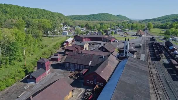 Μια Εναέρια Άποψη Ενός Εγκαταλειμμένου Περιορίστε Gauge Coal Rail Road — Αρχείο Βίντεο