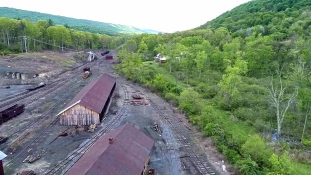 Una Vista Aérea Una Carretera Ferroviaria Carbón Galga Estrecha Abandonada — Vídeos de Stock