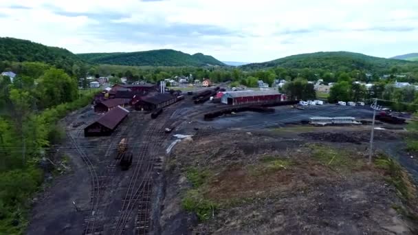 Una Vista Aérea Una Carretera Ferroviaria Carbón Galga Estrecha Abandonada — Vídeos de Stock