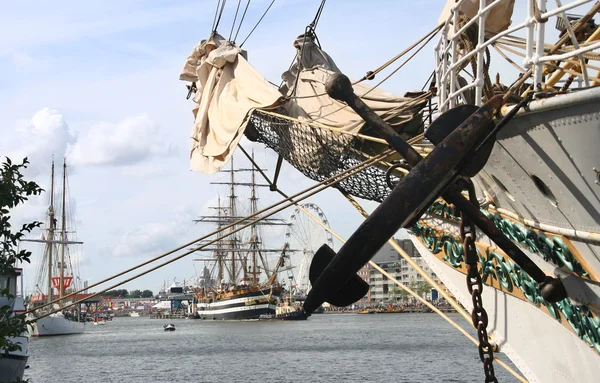 Zeilschepen bij Sail Amsterdam event — Stockfoto