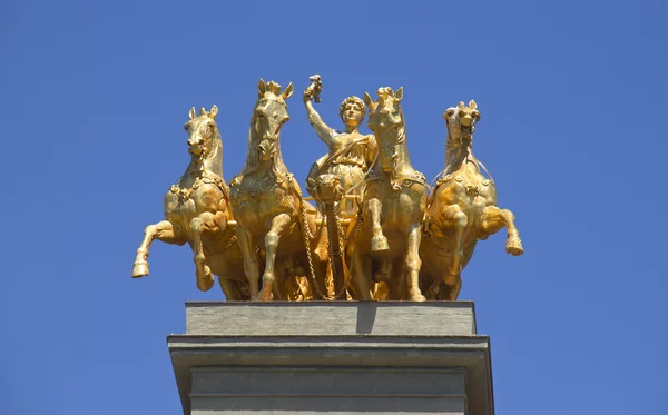 Quadriga standbeeld in Barcelona — Stockfoto