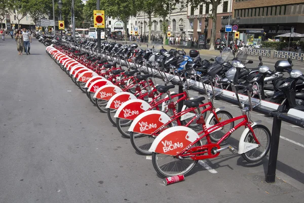 Велосипеди в оренду в Барселоні — стокове фото