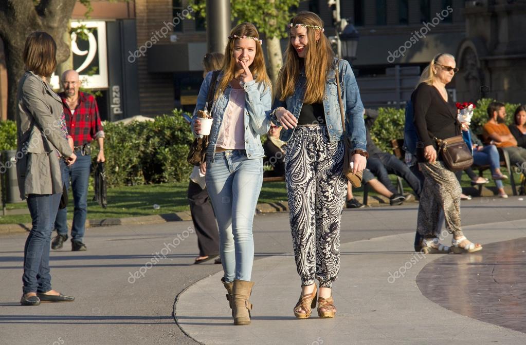 chicas en borivlina