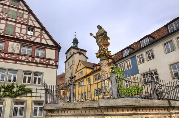 Estatua en Rothenburg ob der Tauber, Alemania — Foto de Stock