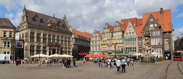 Bremen Alemania Julio 2019 Personas Sentadas Restaurantes Plaza Ciudad Con —  Fotos de Stock