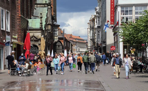 Lubeck Німеччина Липня 2019 Люди Гуляють Вулицями Міста Брейт Штрассе Стокове Фото