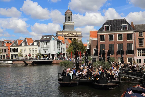 Leiden Nederländerna Augusti 2018 Kyrkan Och Andra Historiska Byggnader Och — Stockfoto