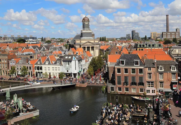 Leiden Nederländerna Augusti 2018 Kyrkan Och Andra Historiska Byggnader Och — Stockfoto