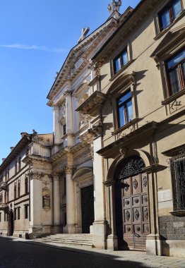 Vicenza, İtalya 'daki Corso Andrea Palladio Caddesi' ndeki kilise.