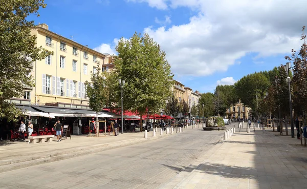 Aix Provence Frankreich Oktober 2019 Spaziergänger Auf Der Von Bäumen — Stockfoto