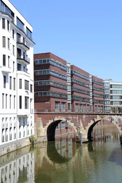 Ponte Histórica Adolphsbrucke Através Canal Velho Hamburgo Alemanha — Fotografia de Stock