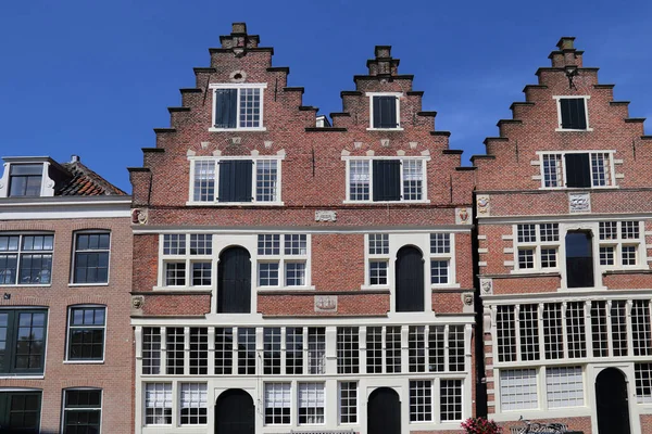 Történelmi Házak Oromzatai Hoorn Régi Kikötővárosában Hollandiában — Stock Fotó