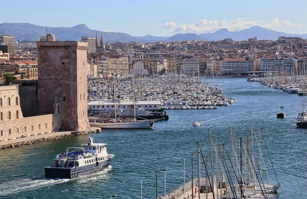 Ferry Boot Vaart Langs Historische Vestingwerken Oude Haven Van Marseille — Stockfoto