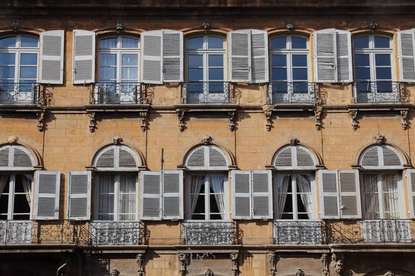 Facade Historical Building Windows Shutters Aix Provence France — Stock Photo, Image