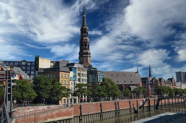 Katharinekerk Aan Een Kanaal Speicherstad Hamburg Duitsland — Stockfoto