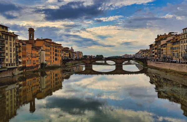 Florence Italië September 2017 Ponte Santa Trinita Brug Rivier Arno — Stockfoto